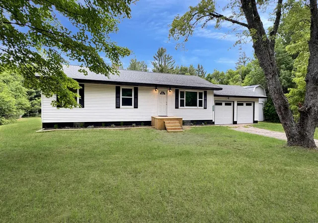 Photo 1 of Single family home for sale at 3403 E 34 Road, Cadillac, MI 49601 | MLS# 78080070378 | Listing updated on 2026-09-06