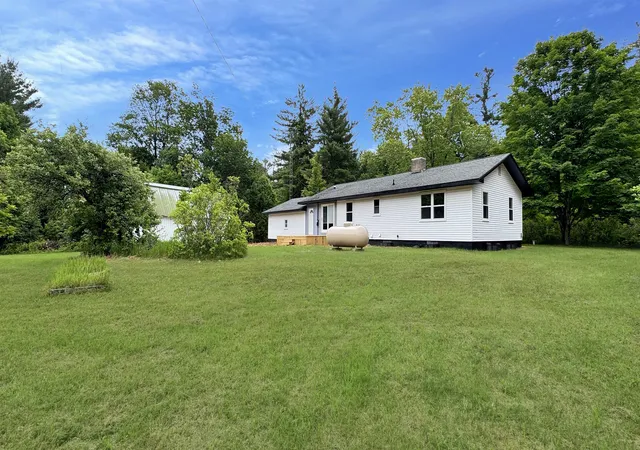 Photo 4 of Single family home for sale at 3403 E 34 Road, Cadillac, MI 49601 | MLS# 78080070378 | Listing updated on 2026-09-06