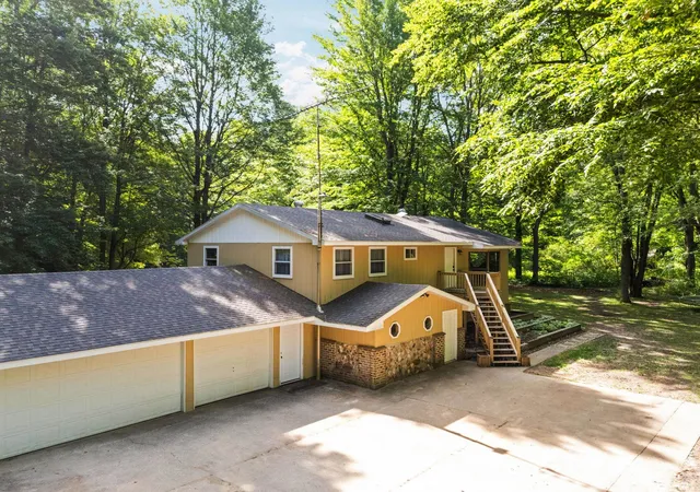 1st image of 3527 S 31 Rd, Cadillac, MI 49601 | MLS# 78080070379