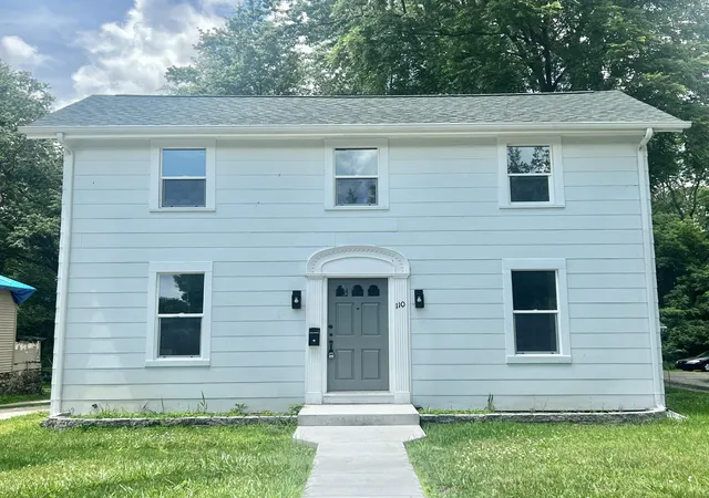 Photo 2 of Single family home for sale at 110 Hillsdale St, Hillsdale, MI 49242 | MLS# 62026032576 | Listing updated on 2026-09-11