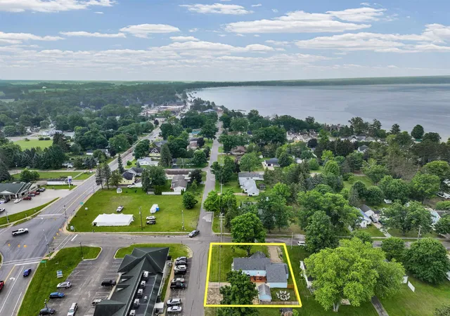 Photo 3 of Single family home for sale at 6008 W Park St, Lake City, MI 49651 | MLS# 78080070382 | Listing updated on 2026-08-23