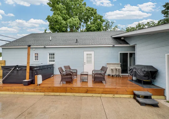 Photo 4 of Single family home for sale at 6008 W Park St, Lake City, MI 49651 | MLS# 78080070382 | Listing updated on 2026-08-23