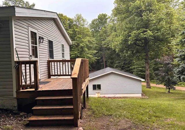 4th image of 3865 Blueberry Ln, Honor, MI 49640 | MLS# 78080070381