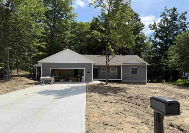 Photo 1 of Single family home for sale at 1118 Birmley Ests Dr, Traverse City, MI 49696 | MLS# 78080070386 | Listing updated on 2026-07-04