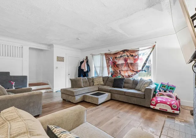 Photo 4 of Single family home for sale at 2311 Glendale St, Detroit, MI 48238 | MLS# 58050213155 | Listing updated on 2026-09-09