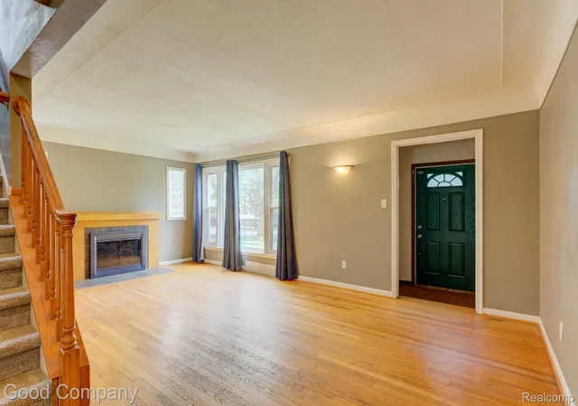 Photo 2 of Single family home for sale at 1921 Mcdonald Ave, Royal Oak, MI 48073 | MLS# 20261049175 | Listing updated on 2026-07-25