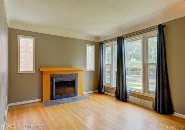 Photo 4 of Single family home for sale at 1921 Mcdonald Ave, Royal Oak, MI 48073 | MLS# 20261049175 | Listing updated on 2026-07-25