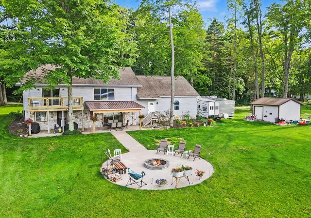 Photo 3 of Single family home for sale at 9039 E Ensign Ct, Hesperia, MI 49421 | MLS# 67026032601 | Listing updated on 2026-07-20