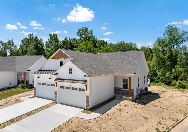 Photo 2 of Condo for sale at 808 Joyce Ln, Saint Johns, MI 48879 | MLS# 55026032614 | Listing updated on 2026-08-26