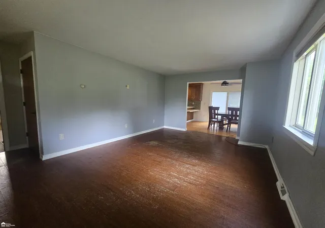Photo 5 of Single family home for sale at 819 W Summit St, Durand, MI 48429 | MLS# 5050213161 | Listing updated on 2026-08-31