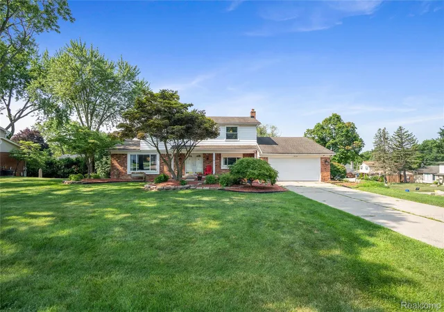 Photo 1 of Single family home for sale at 3739 Fife Ln, West Bloomfield, MI 48323 | MLS# 20261049208 | Listing updated on 2026-08-31