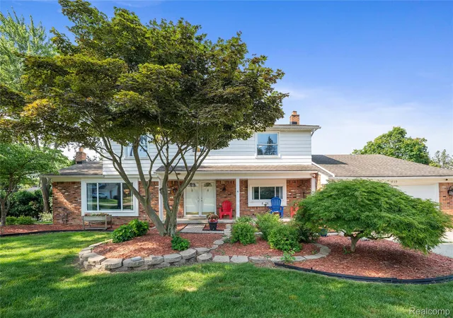 Photo 2 of Single family home for sale at 3739 Fife Ln, West Bloomfield, MI 48323 | MLS# 20261049208 | Listing updated on 2026-08-31