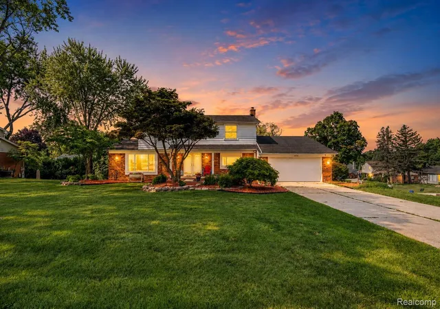 Photo 3 of Single family home for sale at 3739 Fife Ln, West Bloomfield, MI 48323 | MLS# 20261049208 | Listing updated on 2026-08-31
