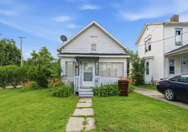 Photo 1 of Single family home for sale at 612 Baker St, Lansing, MI 48910 | MLS# 65026032624 | Listing updated on 2026-07-24