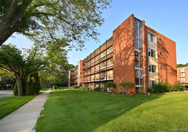 Photo 1 of Condo for sale at 2820 Woodslee Dr #405, Royal Oak, MI 48073 | MLS# 20261049247 | Listing updated on 2026-09-04