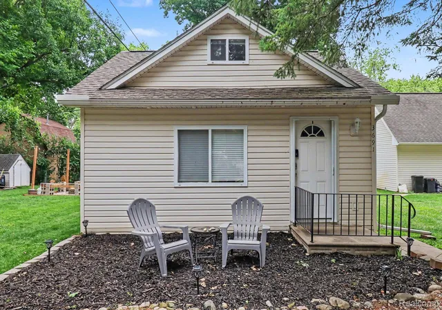 Photo 1 of Single family home for sale at 3691 Woodview Ave, West Bloomfield, MI 48324 | MLS# 20261049252 | Listing updated on 2026-09-09