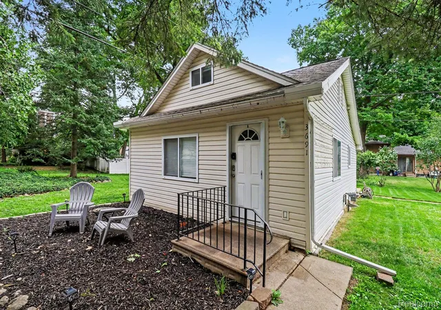 Photo 2 of Single family home for sale at 3691 Woodview Ave, West Bloomfield, MI 48324 | MLS# 20261049252 | Listing updated on 2026-09-09