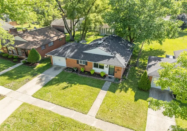 1st image of 154 Noble St, Milford, MI 48381 | MLS# 20261049261