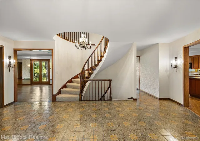Photo 3 of Single family home for sale at 1574 Indianwood Ct, Bloomfield Hills, MI 48302 | MLS# 20261049276 | Listing updated on 2026-09-13