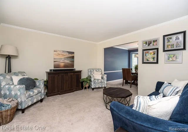 4th image of 606 Whitney Dr, Rochester Hills, MI 48307 | MLS# 20261049287