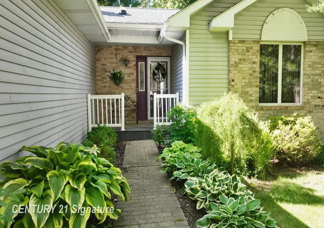 Photo 1 of Sale Pending at 217 Dutch Ml Dr, Flushing, MI 48433 | MLS# 5050213178 | Listing updated on 2026-07-24