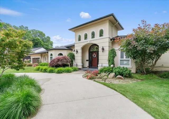 Photo 2 of Single family home for sale at 415 Curwood Dr, Owosso, MI 48867 | MLS# 60050213185 | Listing updated on 2026-07-21