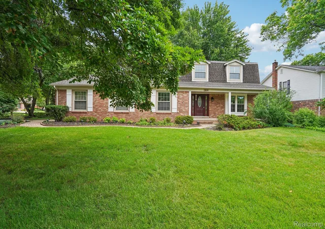 2nd image of 3874 Burkoff Dr, Troy, MI 48084 | MLS# 20261049309