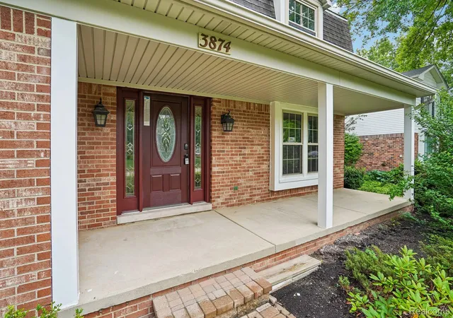 3rd image of 3874 Burkoff Dr, Troy, MI 48084 | MLS# 20261049309