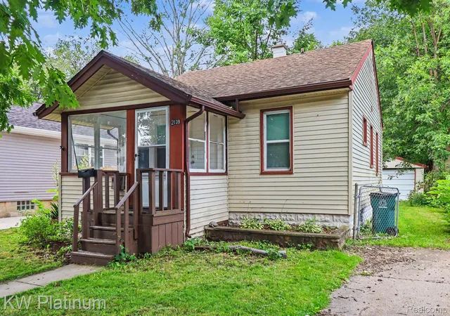 Photo 3 of Single family home for sale at 2139 Romeo St, Ferndale, MI 48220 | MLS# 20261049332 | Listing updated on 2026-09-15