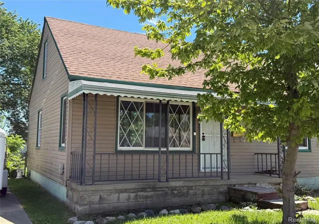 Photo 2 of Single family home for sale at 24646 Grove Ave, Eastpointe, MI 48021 | MLS# 20261049340 | Listing updated on 2026-07-25