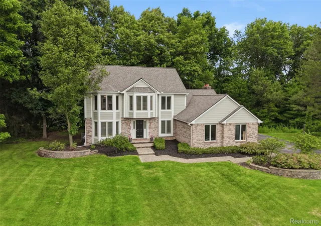 Photo 1 of Single family home for sale at 5336 Urbana Dr, Brighton, MI 48116 | MLS# 20261049363 | Listing updated on 2026-09-08