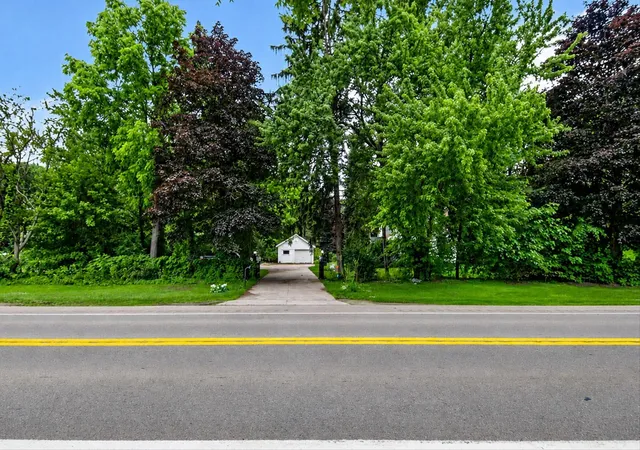 Photo 2 of Single family home for sale at 6109 Brooklyn Rd, Jackson, MI 49201 | MLS# 55026032691 | Listing updated on 2026-09-15