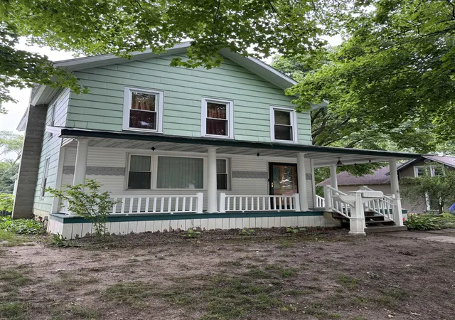 1st image of 414 N Maple St, Ithaca, MI 48847 | MLS# 79080070409
