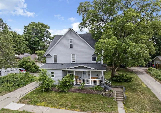 Photo 3 of Multi family home for sale at 218 S Cottage, Cadillac, MI 49601 | MLS# 78080070413 | Listing updated on 2026-07-29