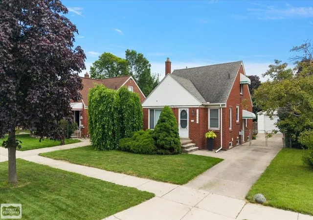 Photo 3 of Single family home for sale at 16504 Toepfer Dr, Eastpointe, MI 48021 | MLS# 58050213208 | Listing updated on 2026-07-13