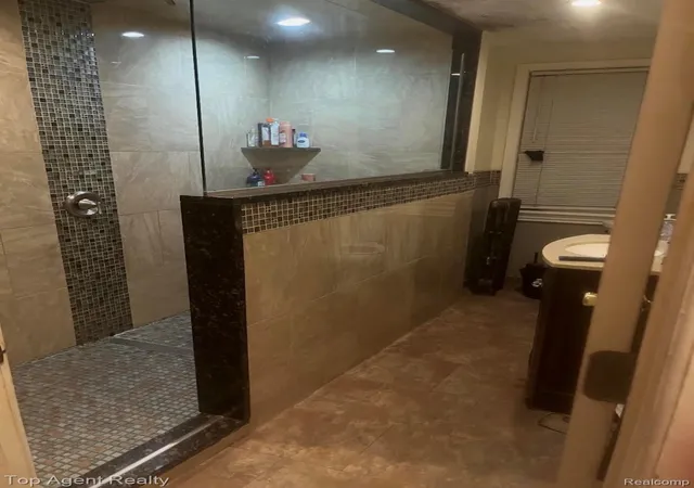 Photo 10 of Multi family home for sale at 16215 Baylis St, Detroit, MI 48221 | MLS# 20261049383 | Listing updated on 2026-08-06
