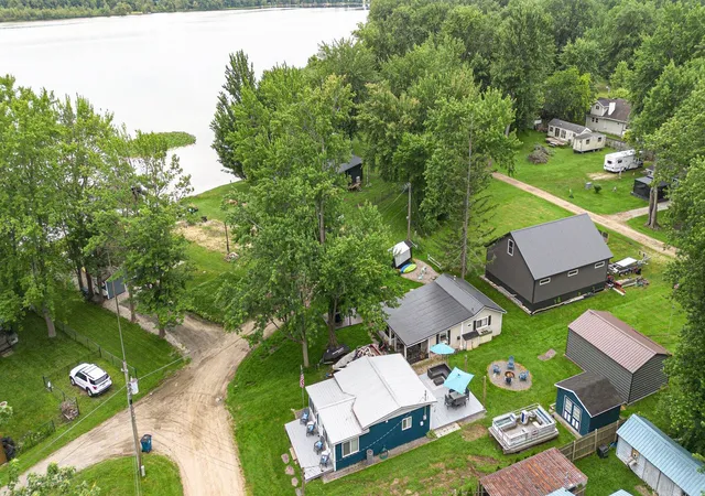 28th image of 43394 Elm St, Bangor, MI 49013 | MLS# 66026032707