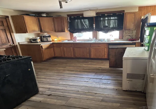 4th image of 211 James St, Dowagiac, MI 49047 | MLS# 61050213211