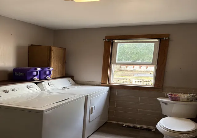 5th image of 211 James St, Dowagiac, MI 49047 | MLS# 61050213211