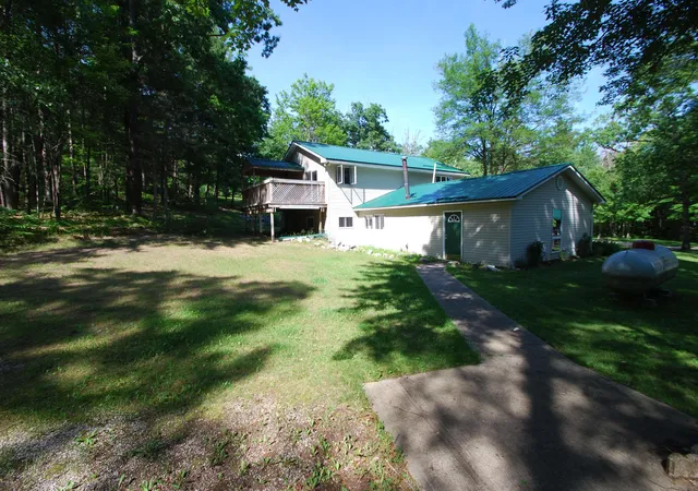 Photo 3 of Single family home for sale at 3951 Ogemaw Rd, West Branch, MI 48661 | MLS# 77080070416 | Listing updated on 2026-09-17