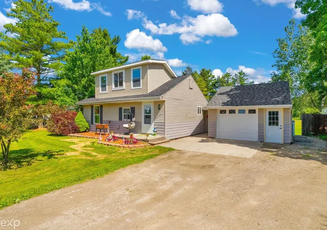 2nd image of 1533 Galbraith Line Rd, Yale, MI 48097 | MLS# 58050213220