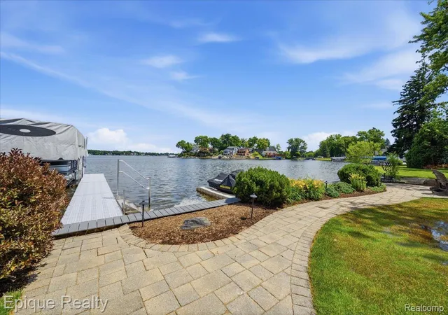Photo 2 of Single family home for sale at 4312 Sashabaw Rd, Waterford, MI 48329 | MLS# 20261049417 | Listing updated on 2026-09-11