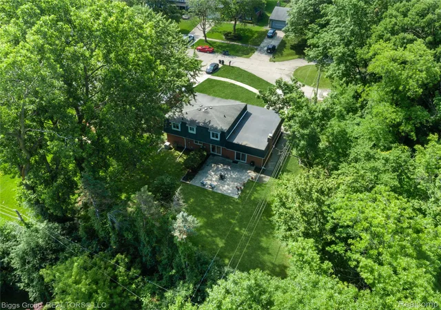 5th image of 26207 Meadowbrook Wy, Lathrup Village, MI 48076 | MLS# 20261049456