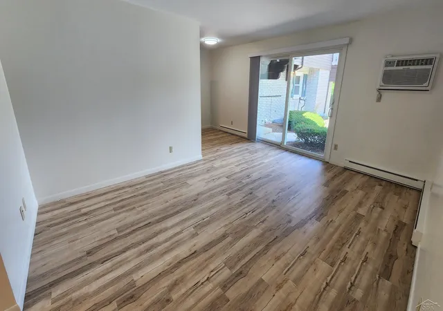 1st image of 240 W Tuscola Unit 2 St, Frankenmuth City Saginaw, MI 48734 | MLS# 61050213242
