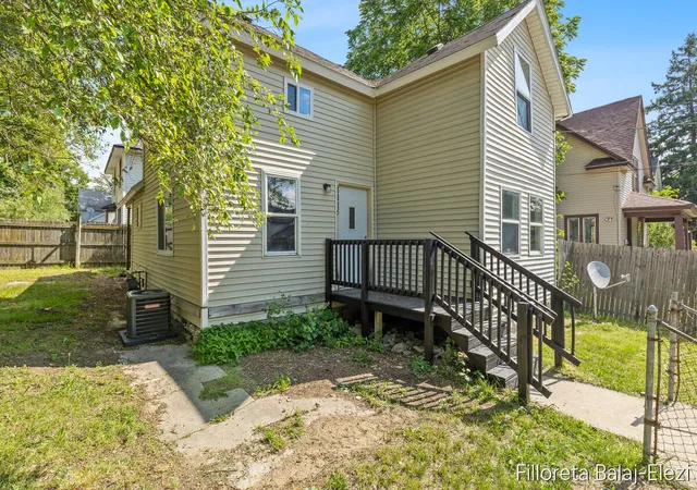 4th image of 1115 Baxter St SE, Grand Rapids, MI 49506 | MLS# 65026032763