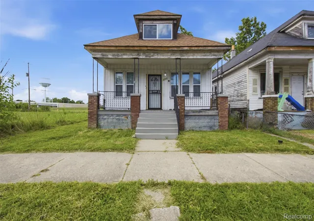 2nd image of 2003 Dearing St, Hamtramck, MI 48212 | MLS# 20261049462
