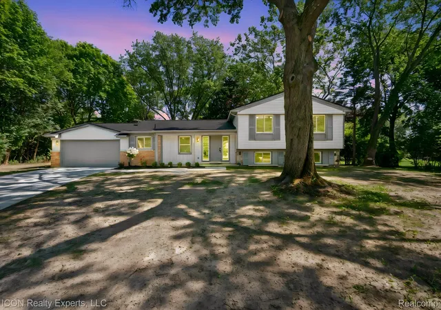 Photo 1 of Single family home for sale at 4089 Aberdeen Ct, West Bloomfield, MI 48323 | MLS# 20261049471 | Listing updated on 2026-07-26