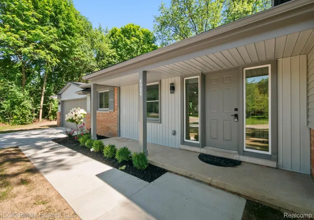 Photo 3 of Single family home for sale at 4089 Aberdeen Ct, West Bloomfield, MI 48323 | MLS# 20261049471 | Listing updated on 2026-07-26