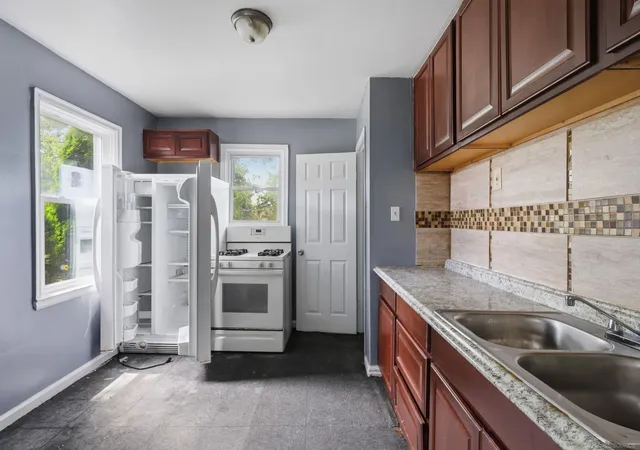 Photo 4 of Single family home for sale at 18545 Huntington Ave, Harper Woods, MI 48225 | MLS# 58050213246 | Listing updated on 2026-10-01