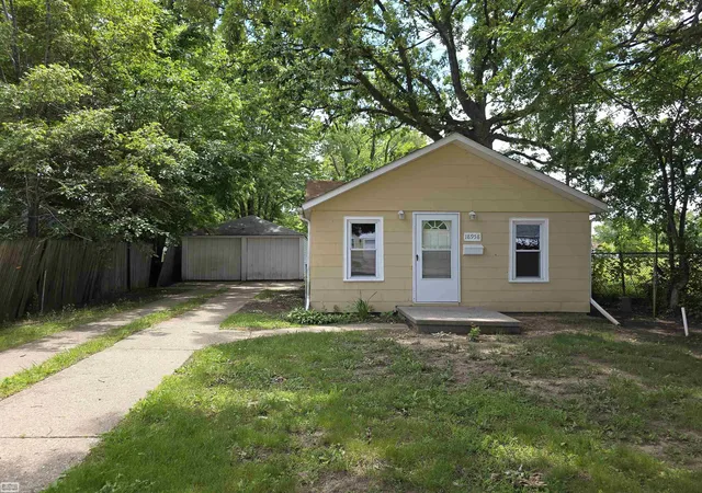 2nd image of 18958 Melvin St, Roseville, MI 48066 | MLS# 58050213247